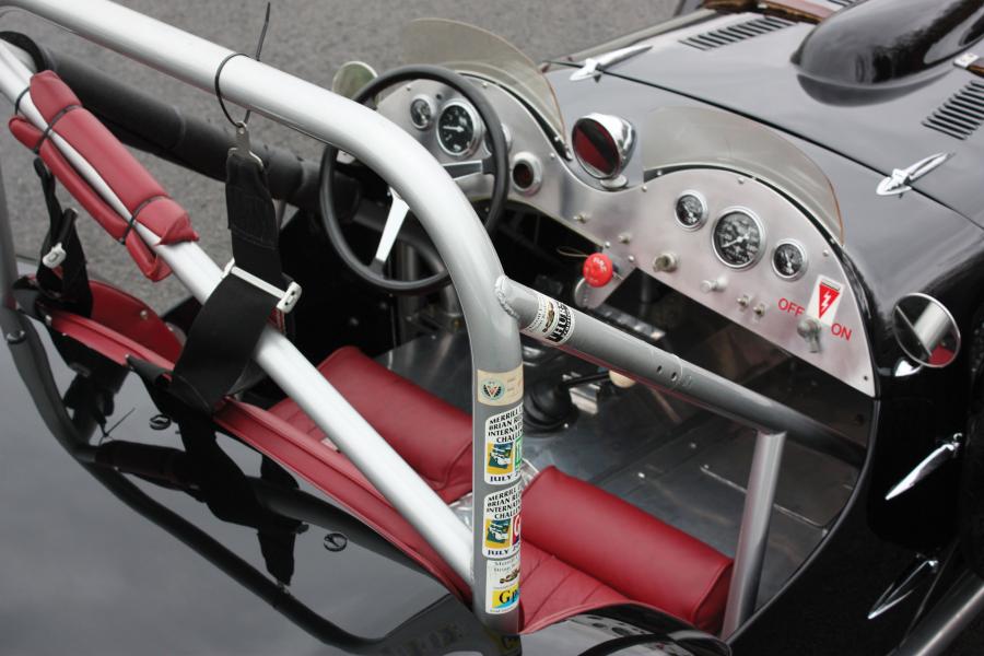 Интерьер Allard J2 Roadster 1951 года  (фото 3 из 5)